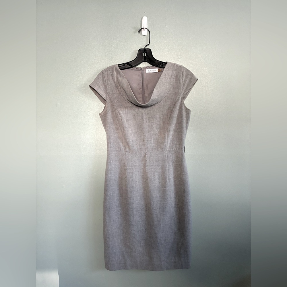 Calvin Klein Tailored Cap Sleeve Cowl Neck Taupe Grey Knee Length Dress Sz 2P